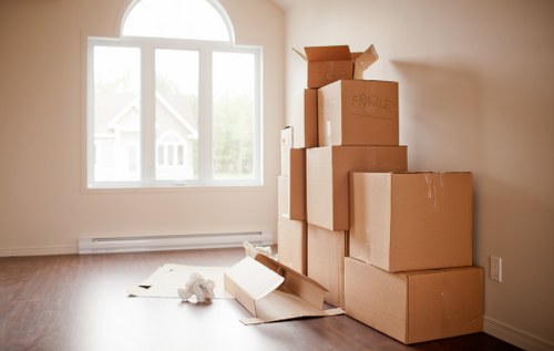 Residential and commercial moving truck service for Kensington relocations