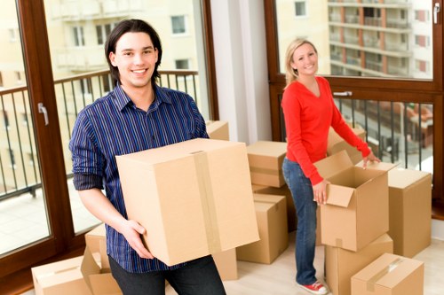 Efficient packing and unpacking service workflow for Kensington residents